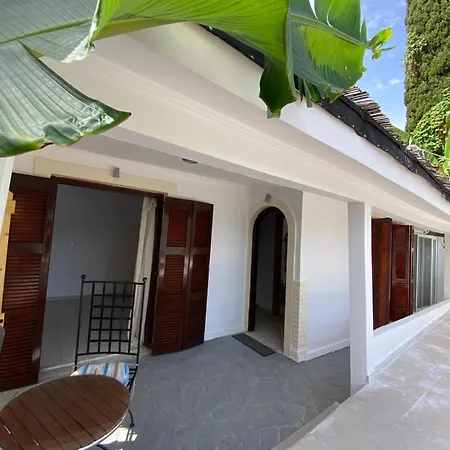 Vivaria House Holiday home *
