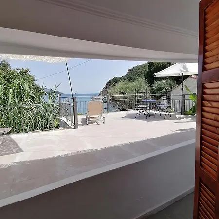Vivaria House *